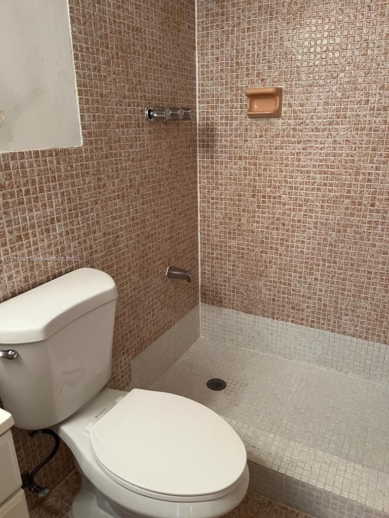 GALEN DRIVE CONDO APTS - Residential Lease