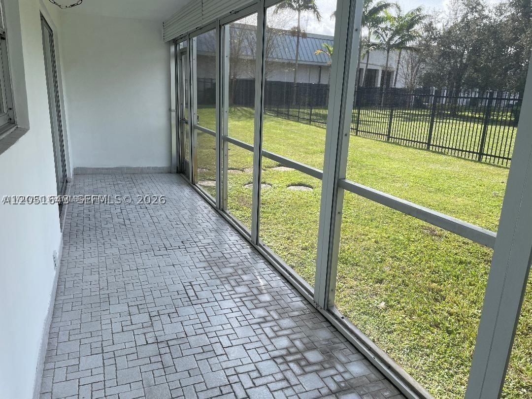 HILLCREST COUNTRY CLUB NO - Residential Lease