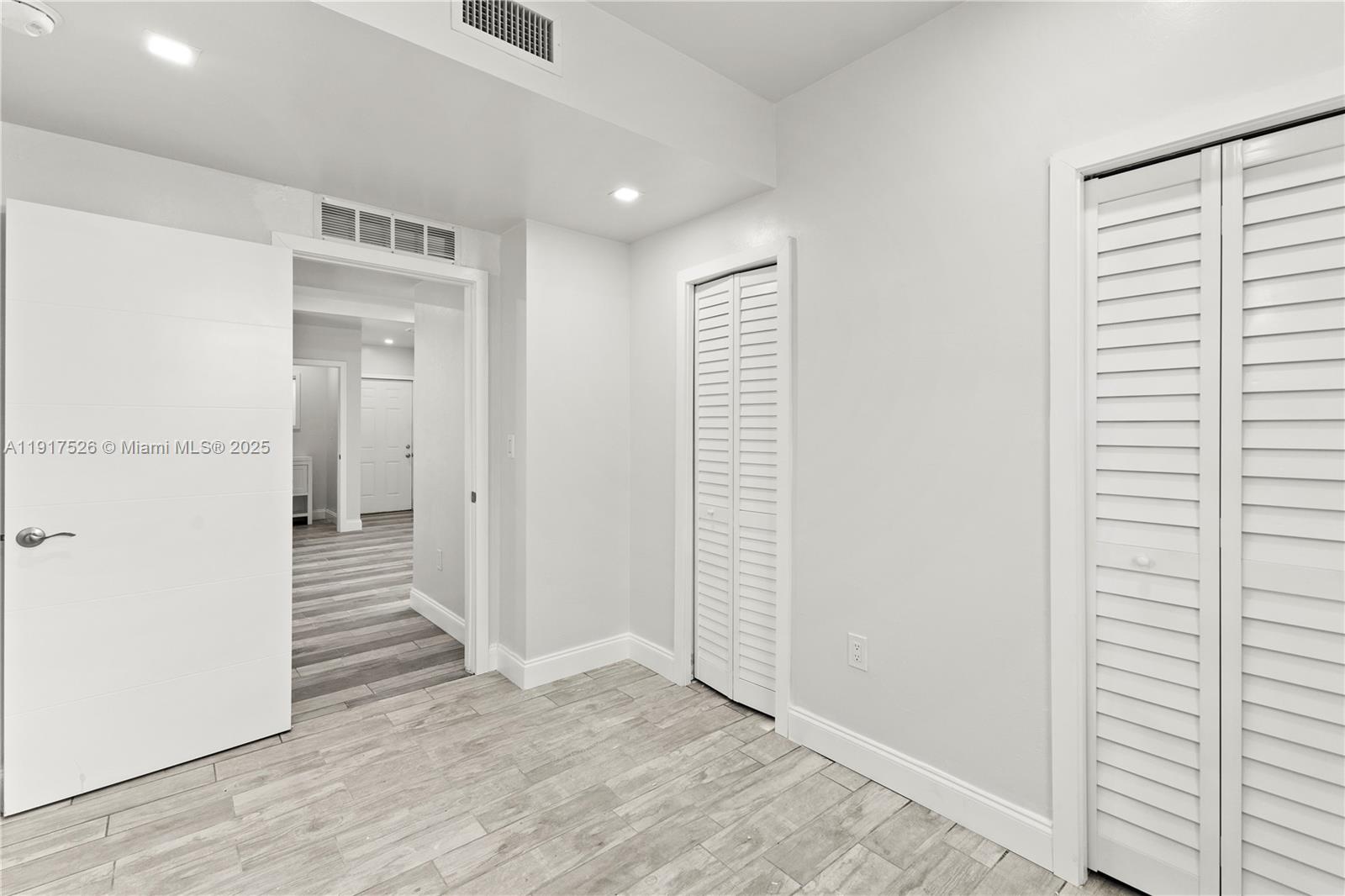 COLLEGE PARK - Residential