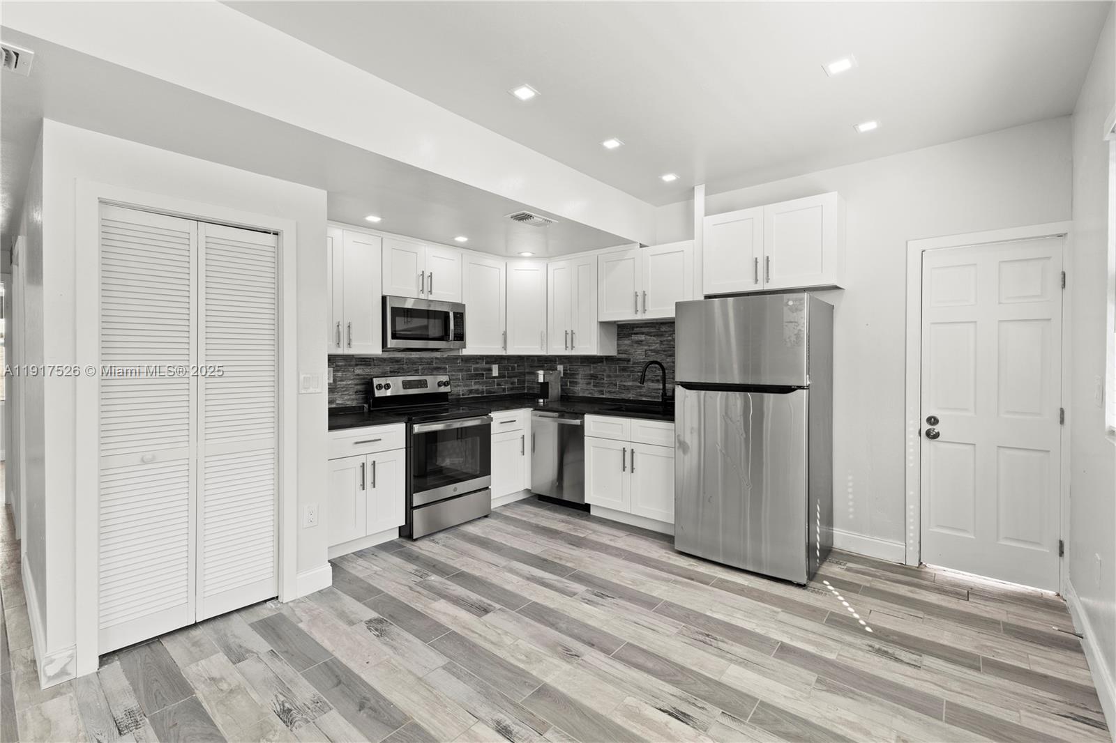 COLLEGE PARK - Residential