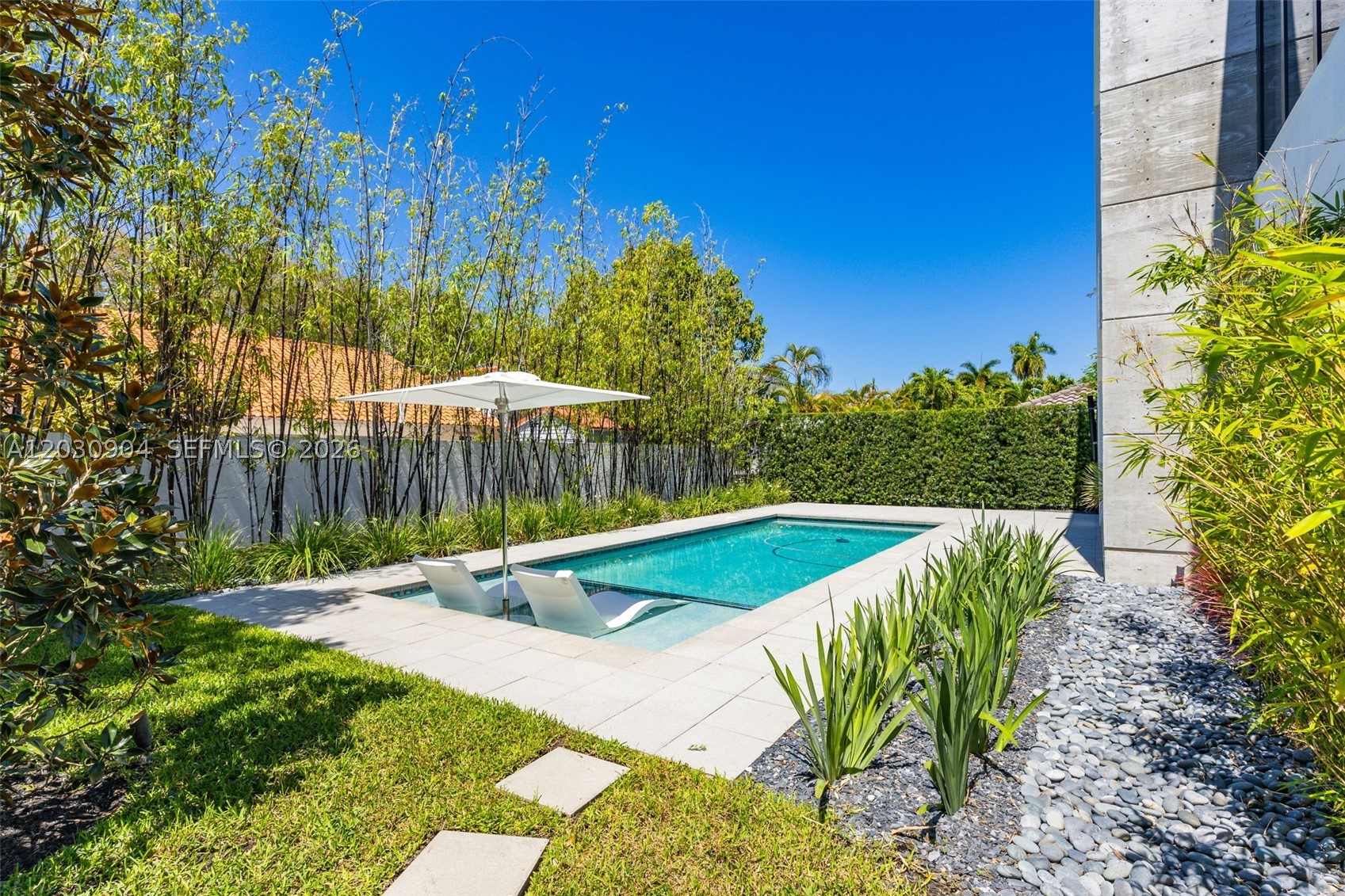 ROYAL OAKS - Residential