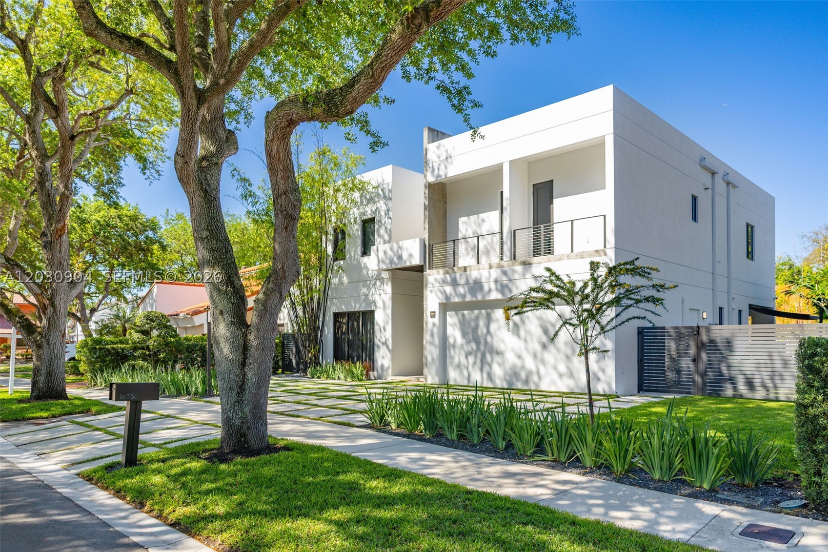 ROYAL OAKS - Residential