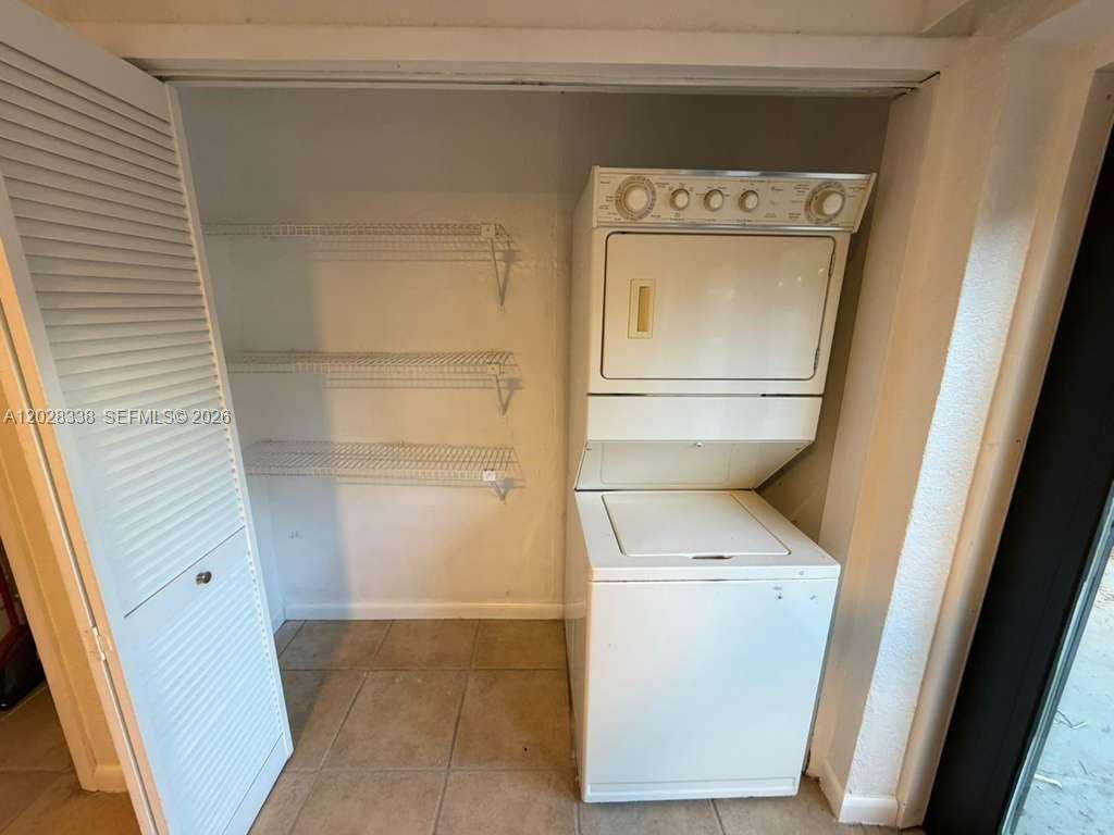 COUNTRY CLUB ESTATES SEC - Residential Lease