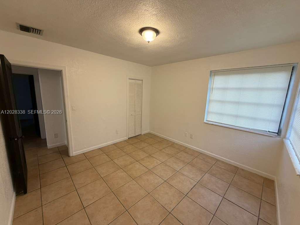 COUNTRY CLUB ESTATES SEC - Residential Lease