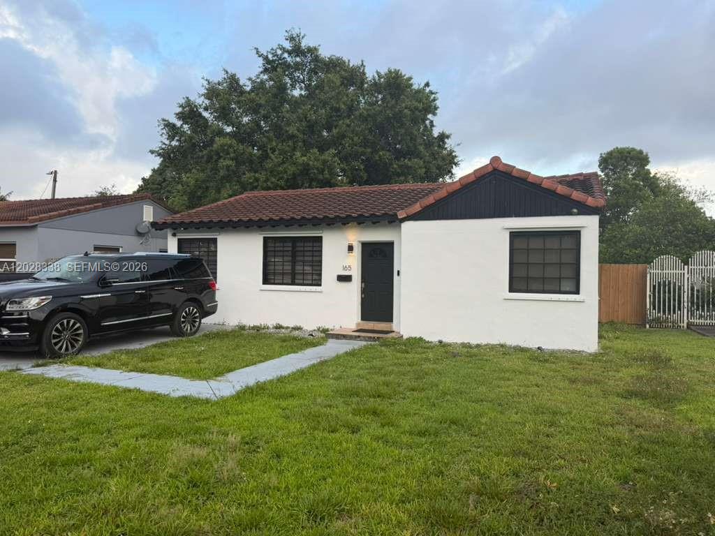 COUNTRY CLUB ESTATES SEC - Residential Lease