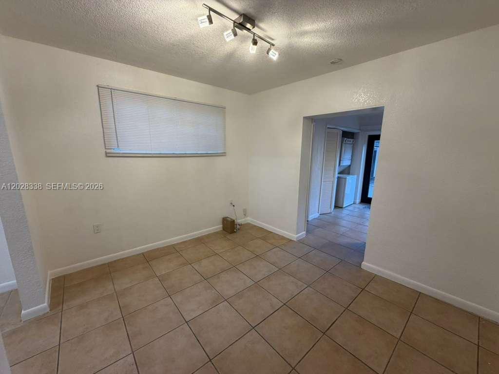 COUNTRY CLUB ESTATES SEC - Residential Lease