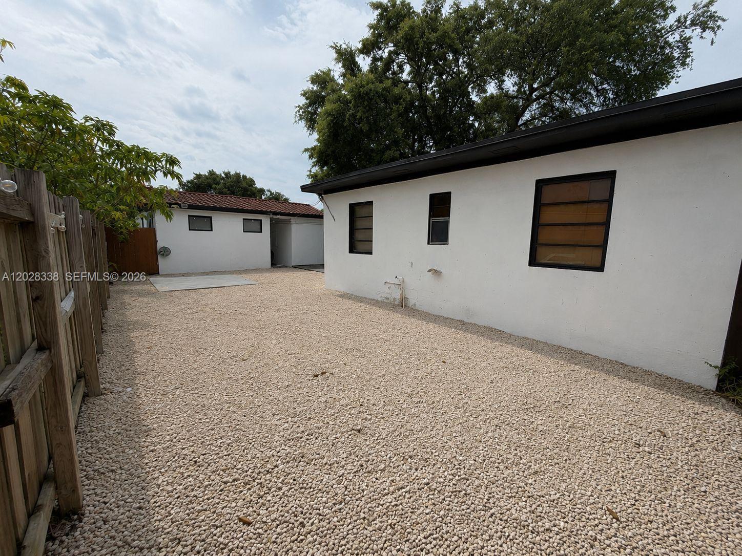 COUNTRY CLUB ESTATES SEC - Residential Lease