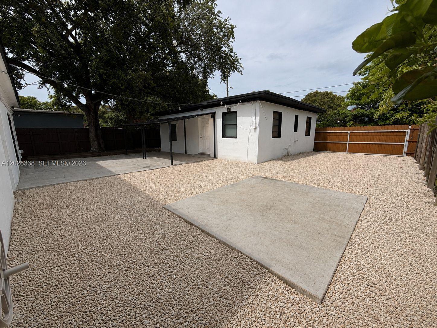 COUNTRY CLUB ESTATES SEC - Residential Lease