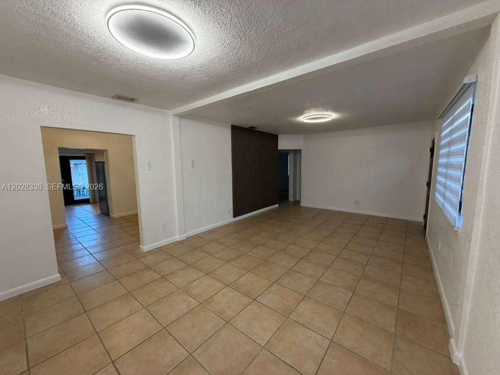 COUNTRY CLUB ESTATES SEC - Residential Lease