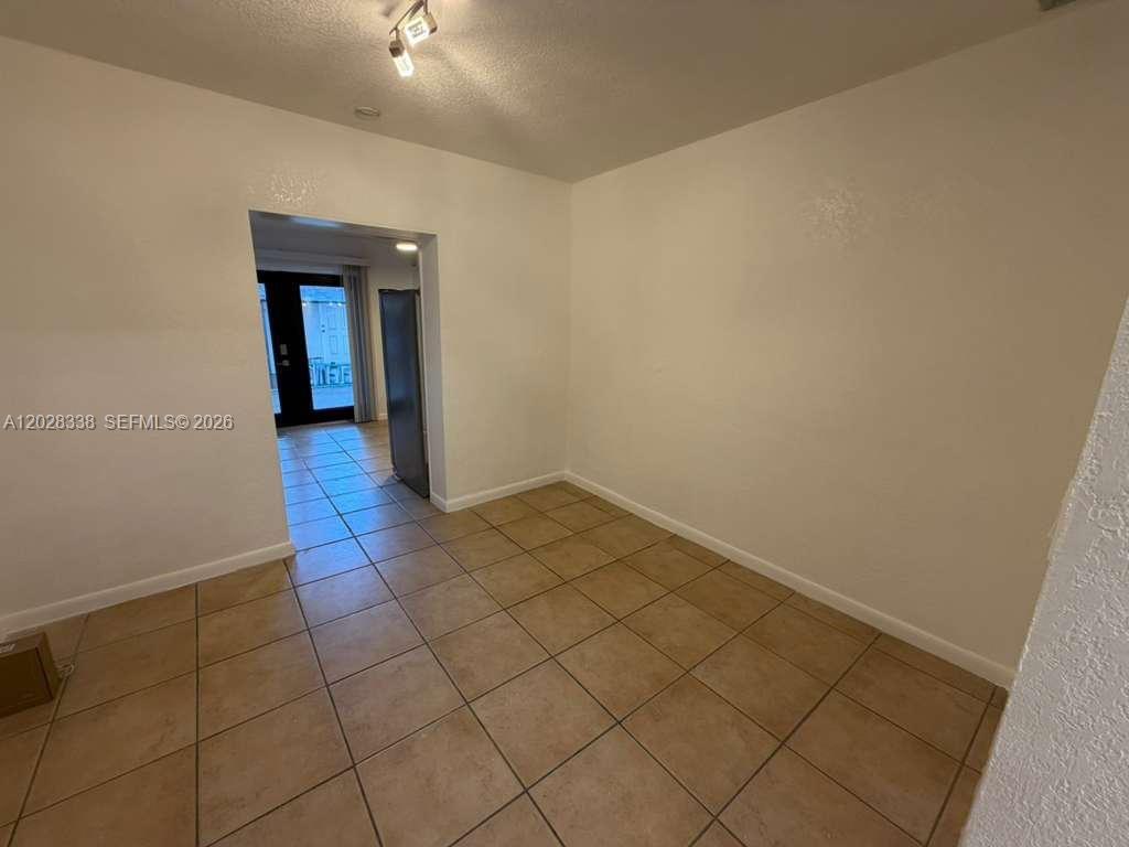 COUNTRY CLUB ESTATES SEC - Residential Lease