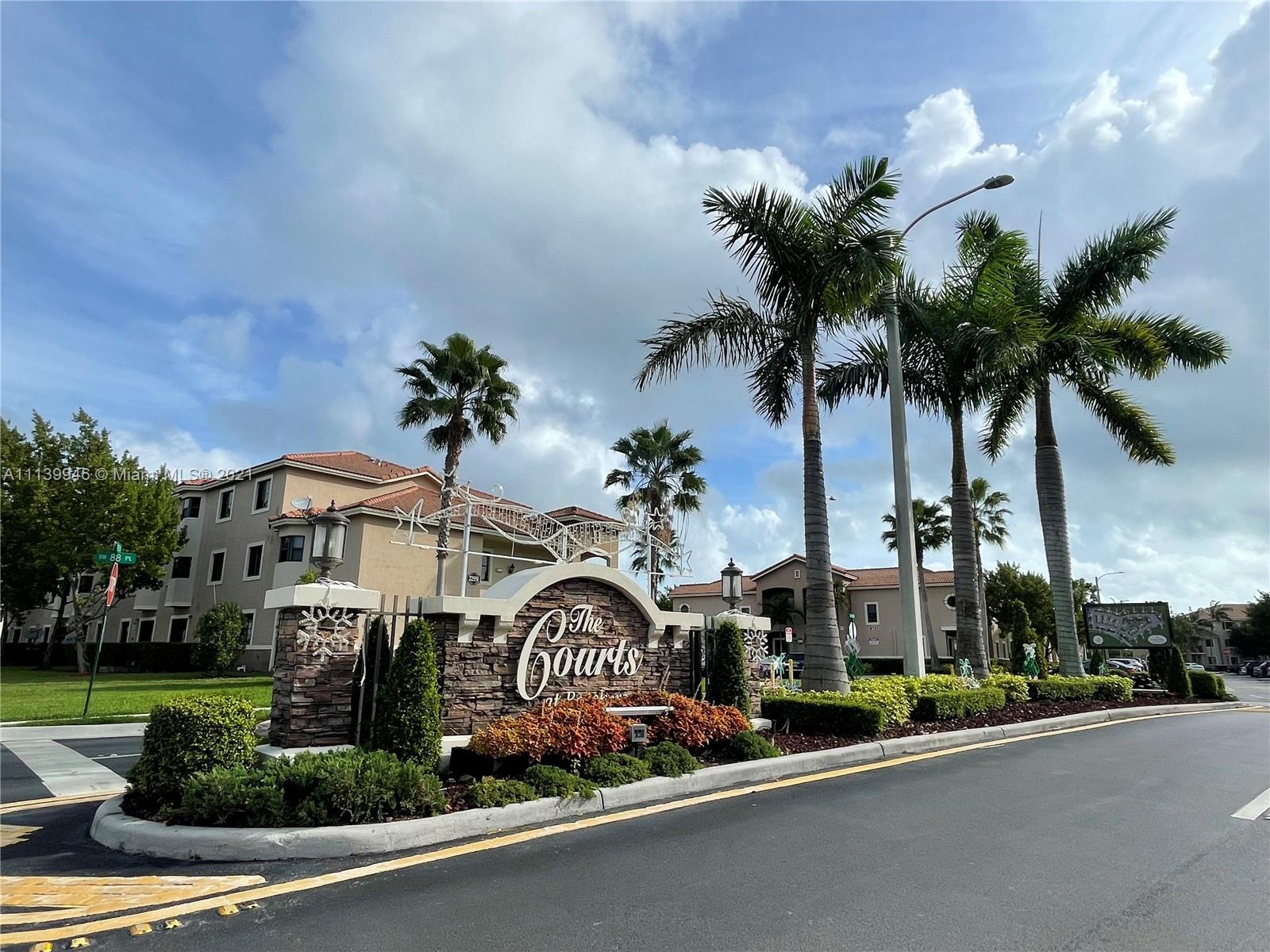 Great comunity of THE COURTS AT BAYSHORE II on a second floor no elevator, features tile flooring throughout and carpet on both bedrooms. The kitchen overlooking the dining and family room. Master bedroom with spacious walk-in closet and master bathroom with tub. Washer and dryer inside the unit. Access amenities: resort-style pool, hot tub, children's pool, playground, walking path, fitness center, and 24/7 security.