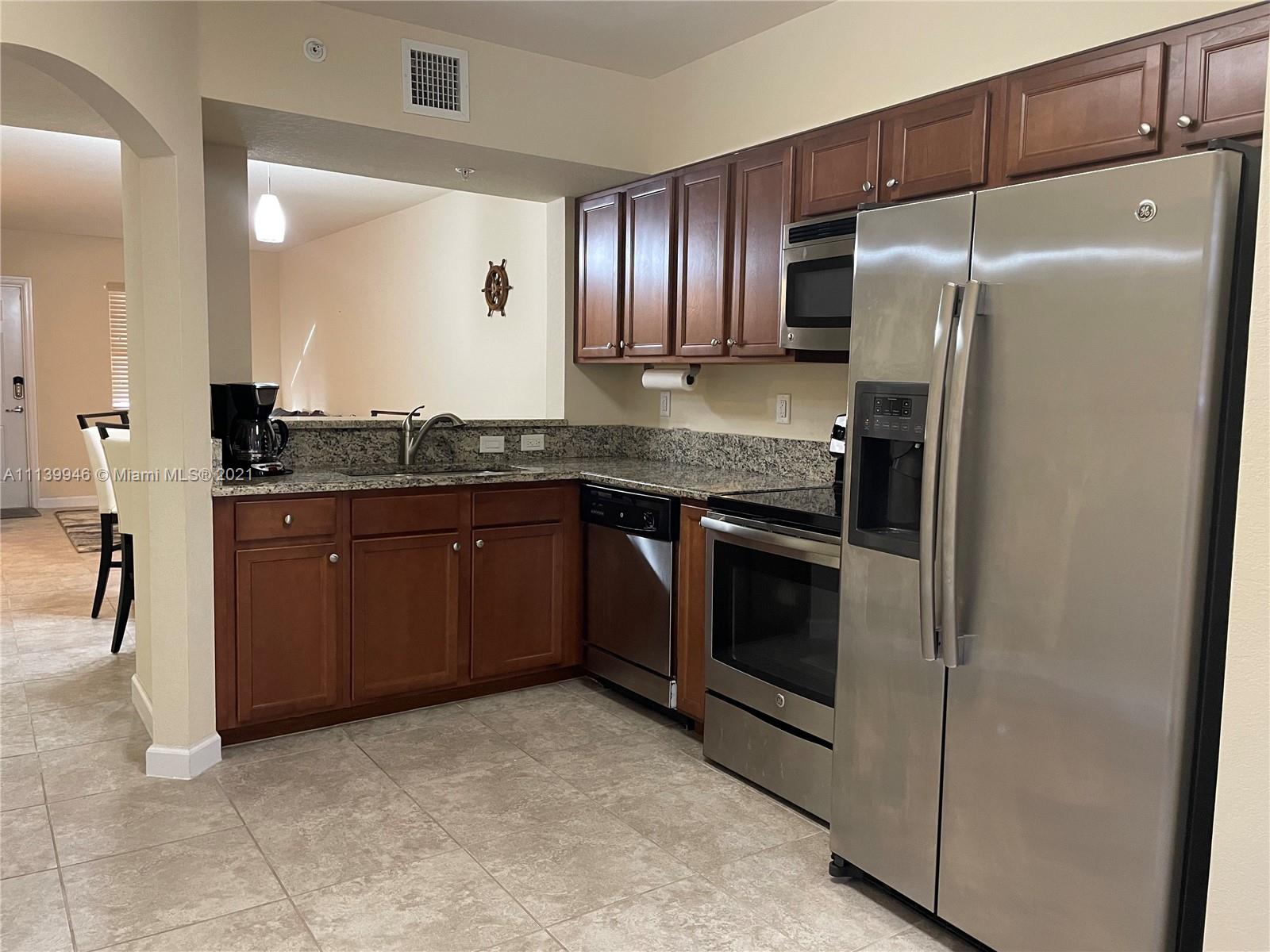 THE COURTS AT BAYSHORE II - Residential Lease