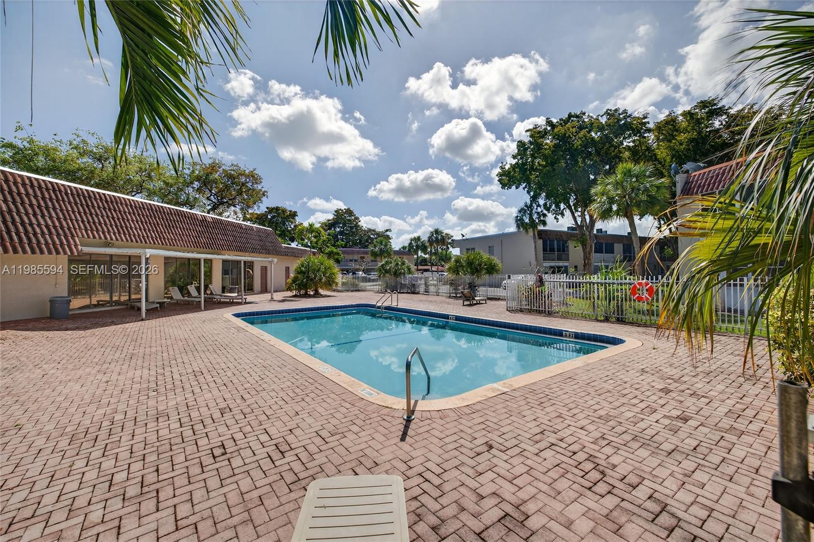 GATELAND VILLAGE SEC E CO - Residential