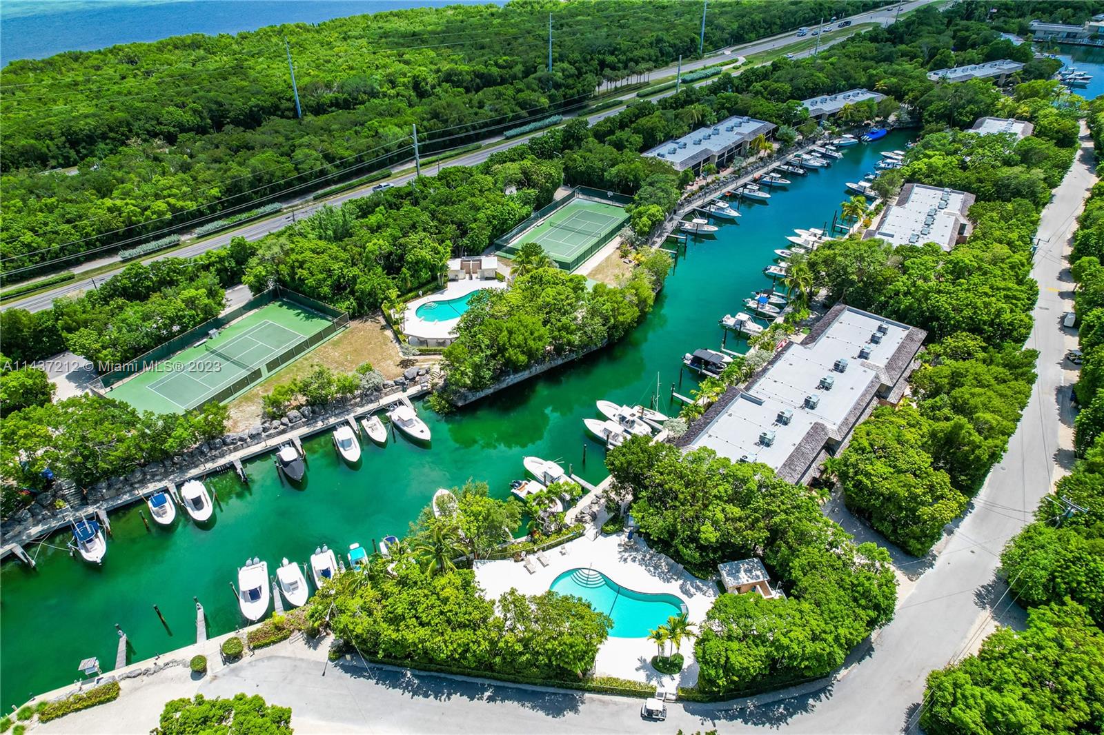 BUTTONWOOD BAY CLUB CONDO - Residential