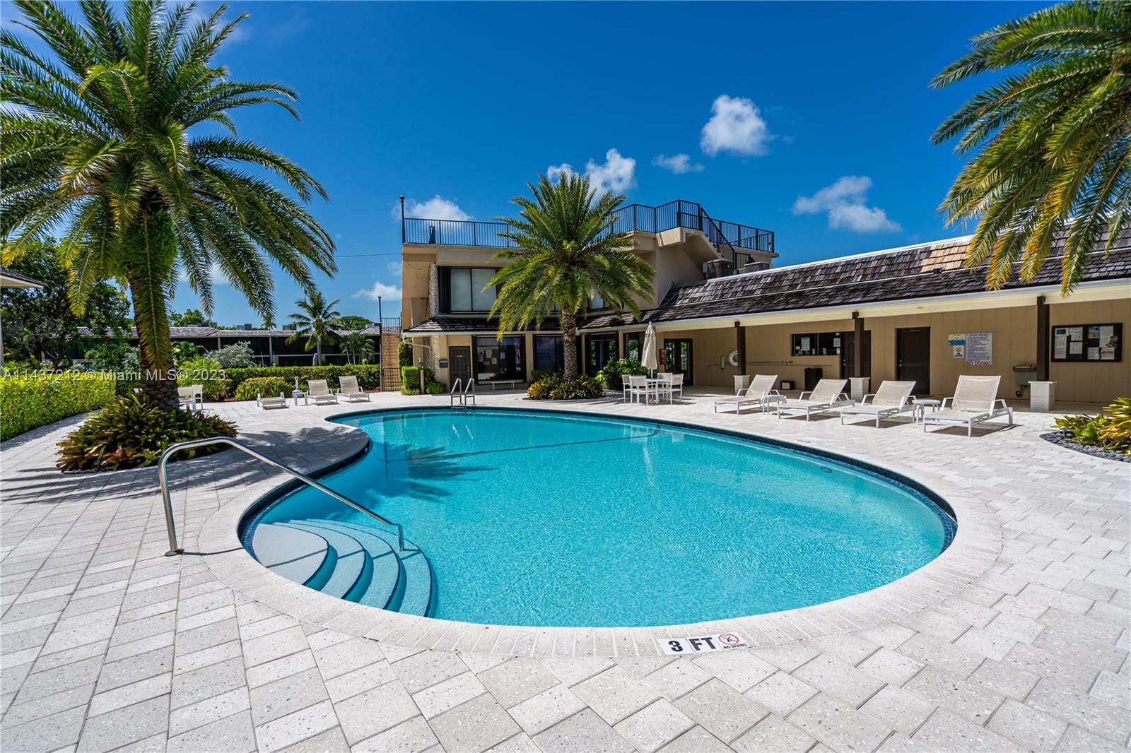 BUTTONWOOD BAY CLUB CONDO - Residential