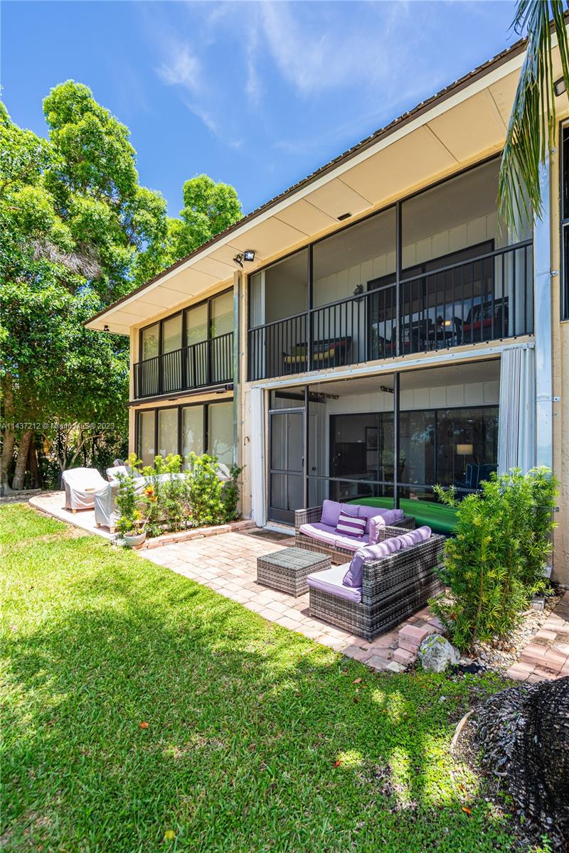 BUTTONWOOD BAY CLUB CONDO - Residential