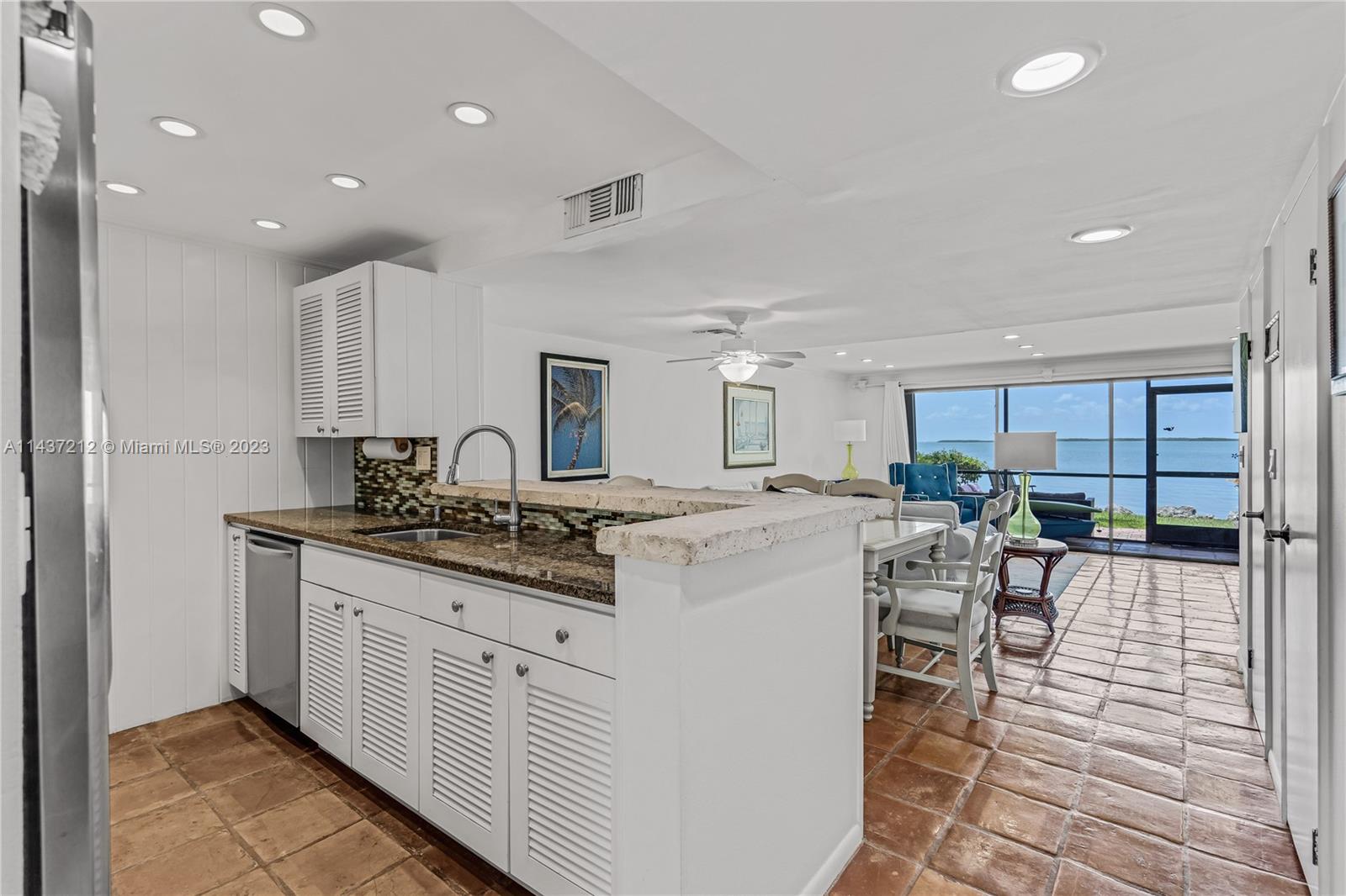 BUTTONWOOD BAY CLUB CONDO - Residential