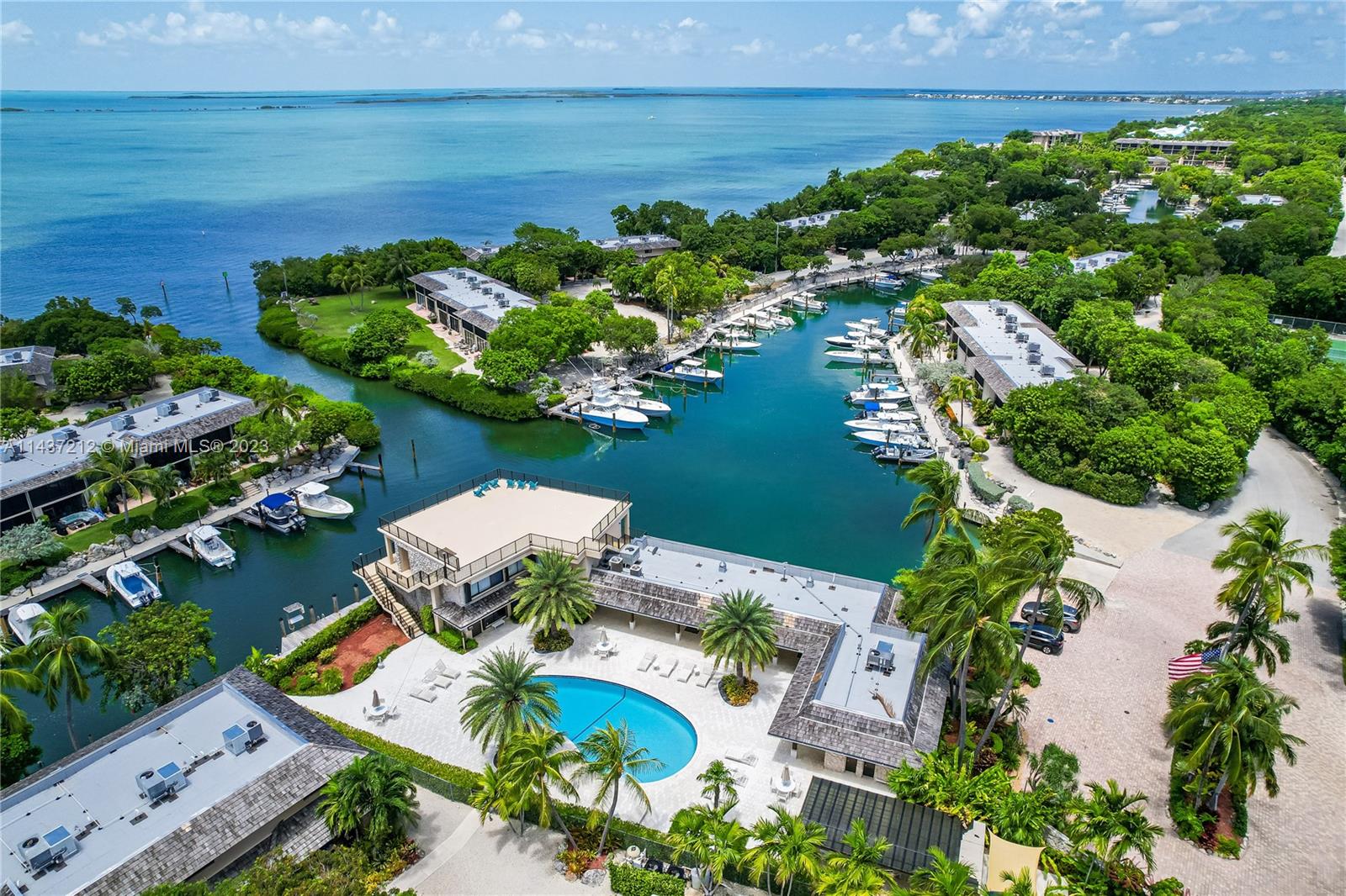 BUTTONWOOD BAY CLUB CONDO - Residential