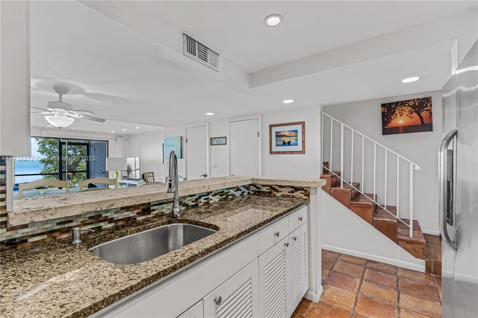BUTTONWOOD BAY CLUB CONDO - Residential