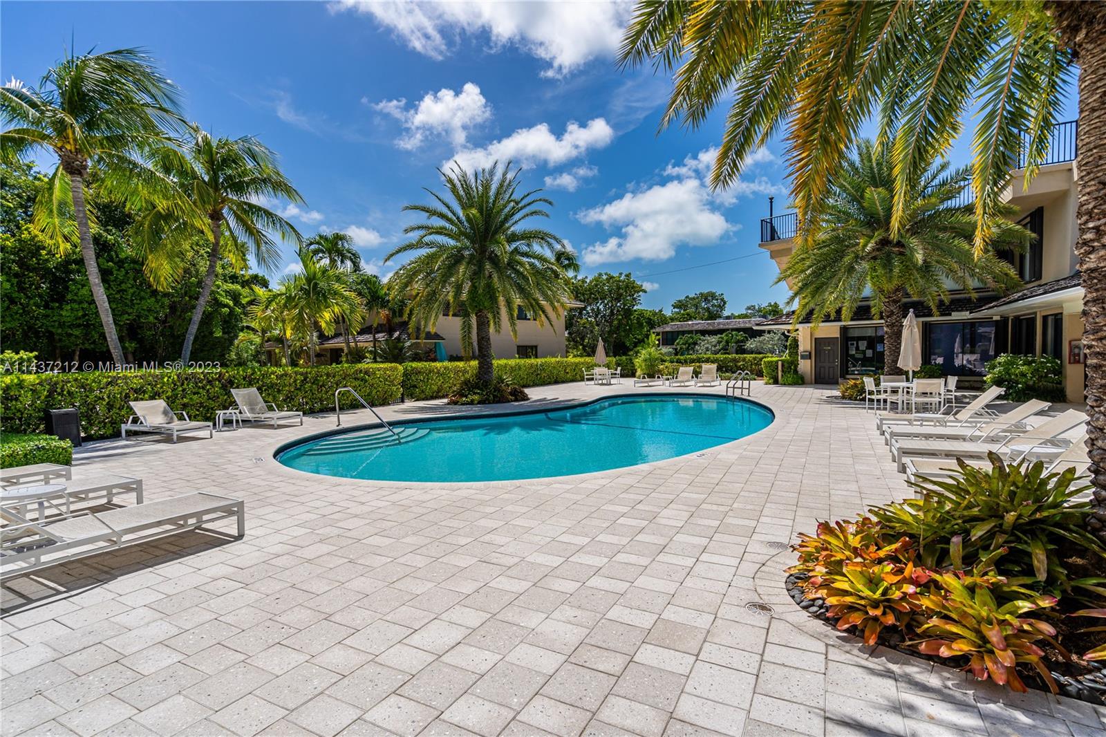 BUTTONWOOD BAY CLUB CONDO - Residential