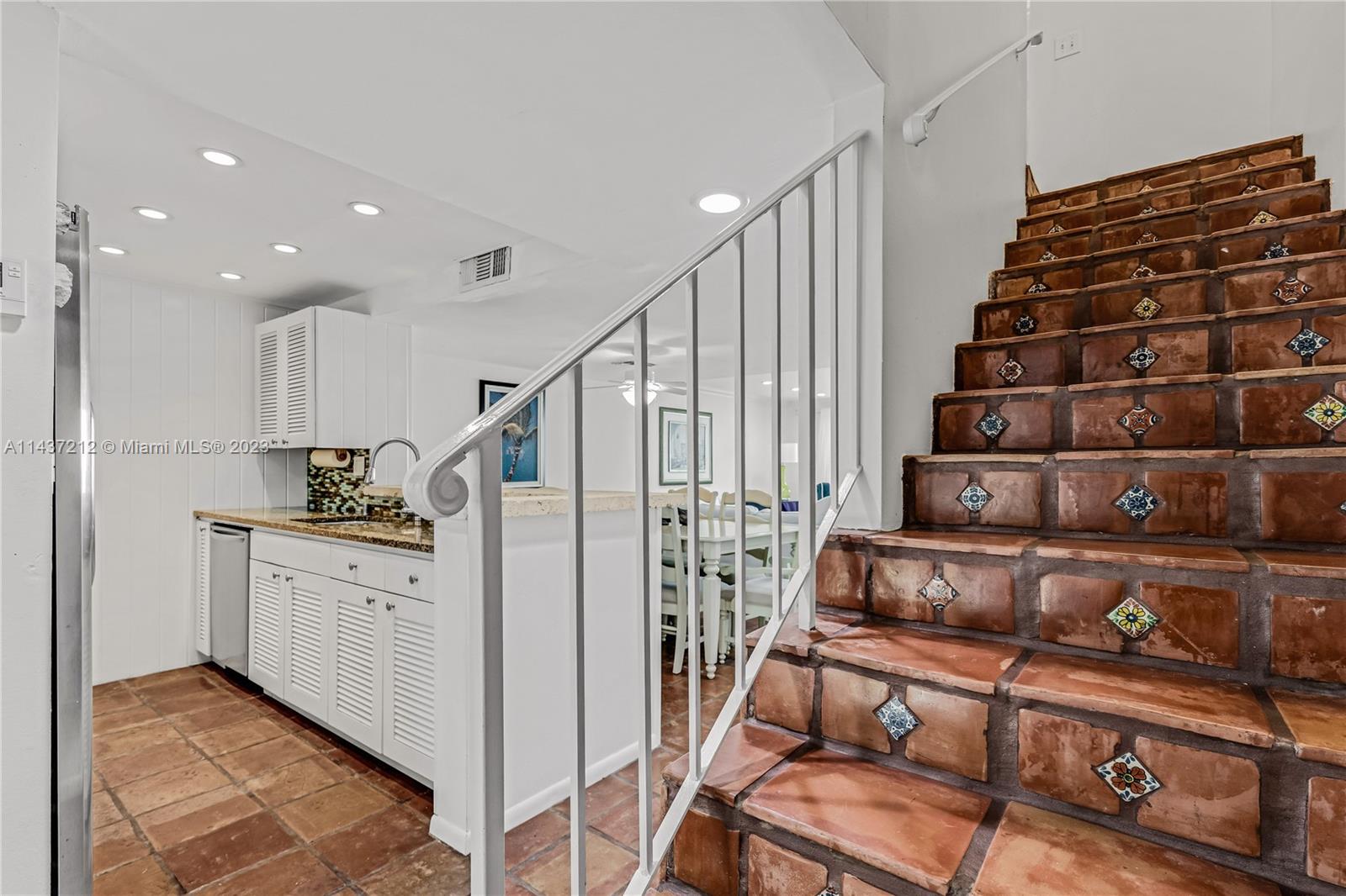 BUTTONWOOD BAY CLUB CONDO - Residential