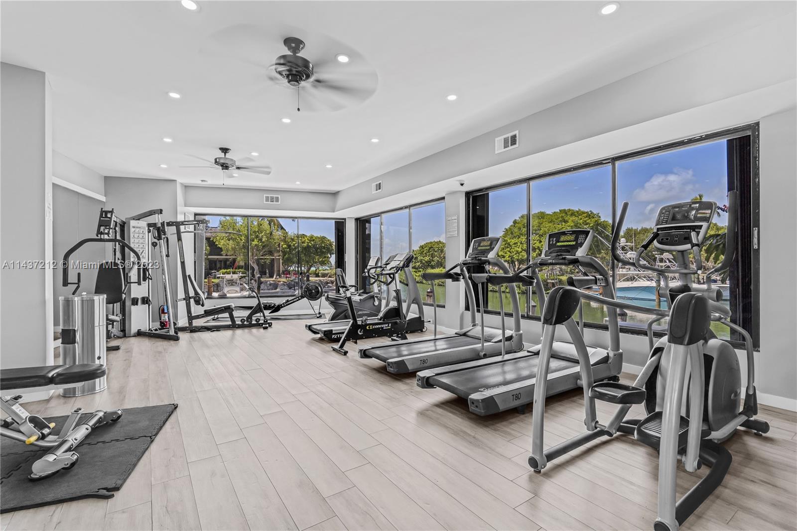 BUTTONWOOD BAY CLUB CONDO - Residential