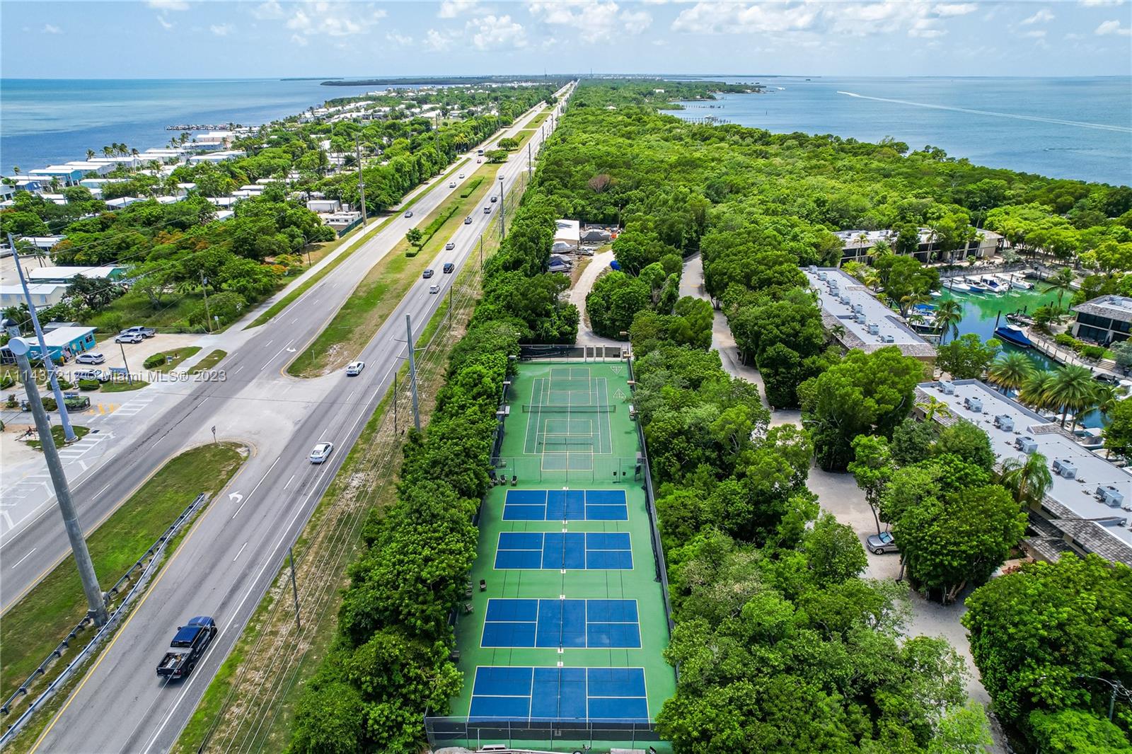 BUTTONWOOD BAY CLUB CONDO - Residential