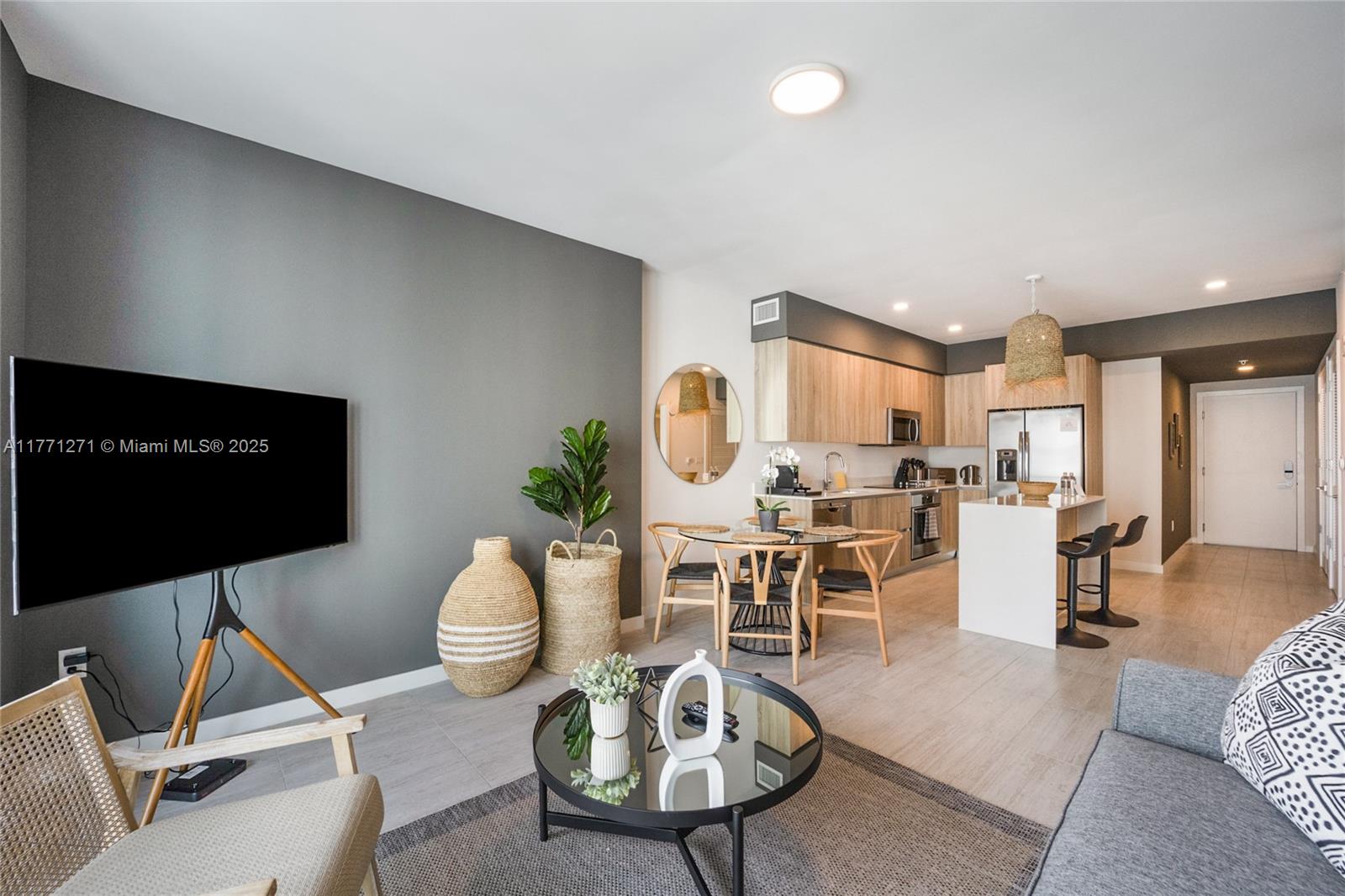 QUADRO CONDO - Residential