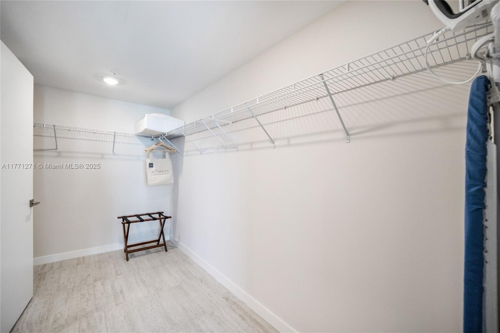 QUADRO CONDO - Residential