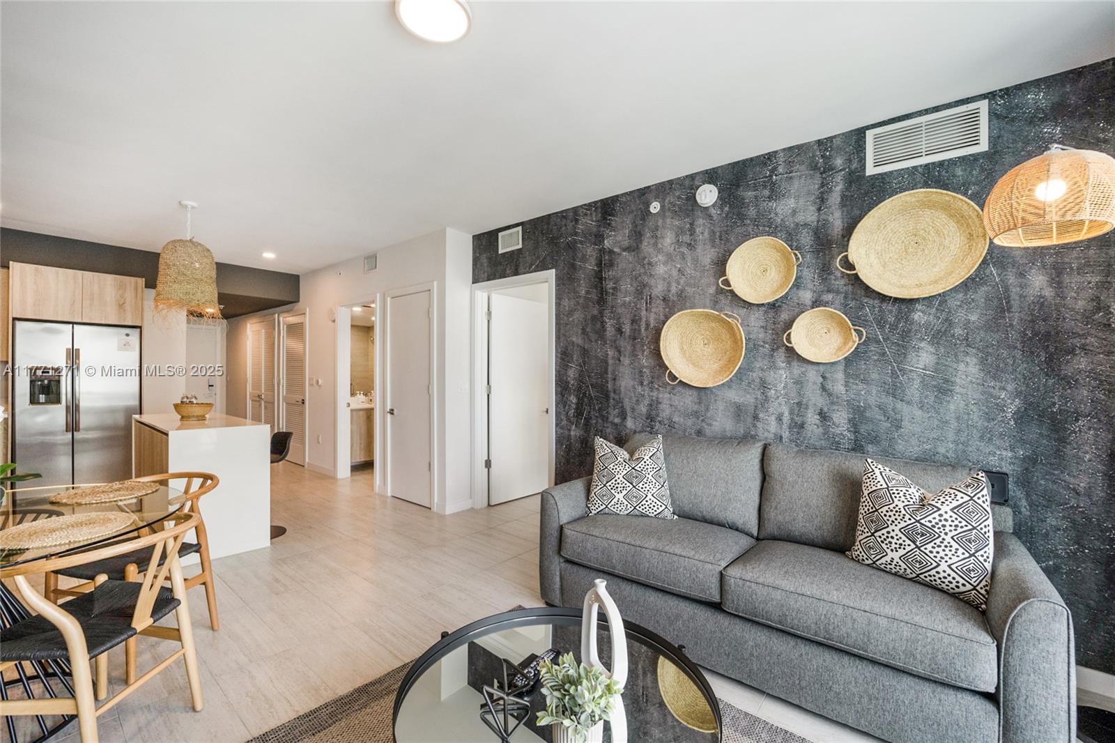 QUADRO CONDO - Residential