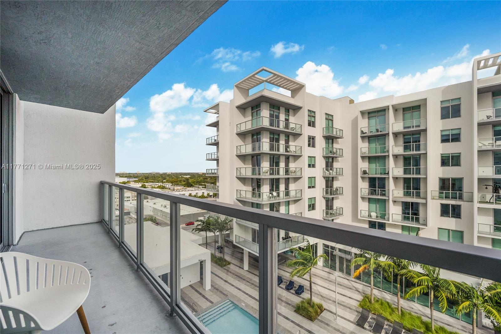 QUADRO CONDO - Residential