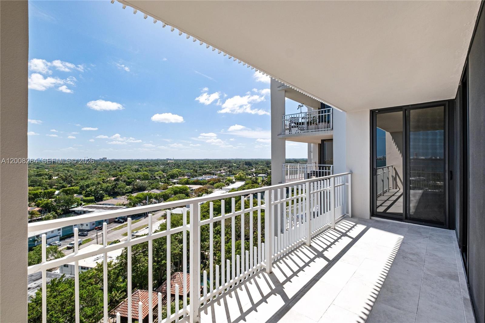 TOWERS OF QUAYSIDE CONDO - Residential