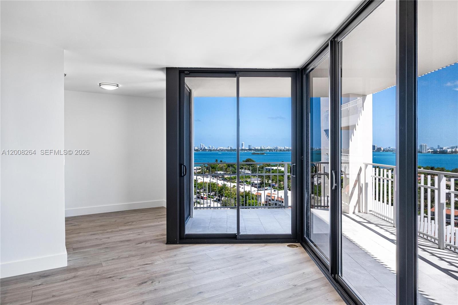 TOWERS OF QUAYSIDE CONDO - Residential