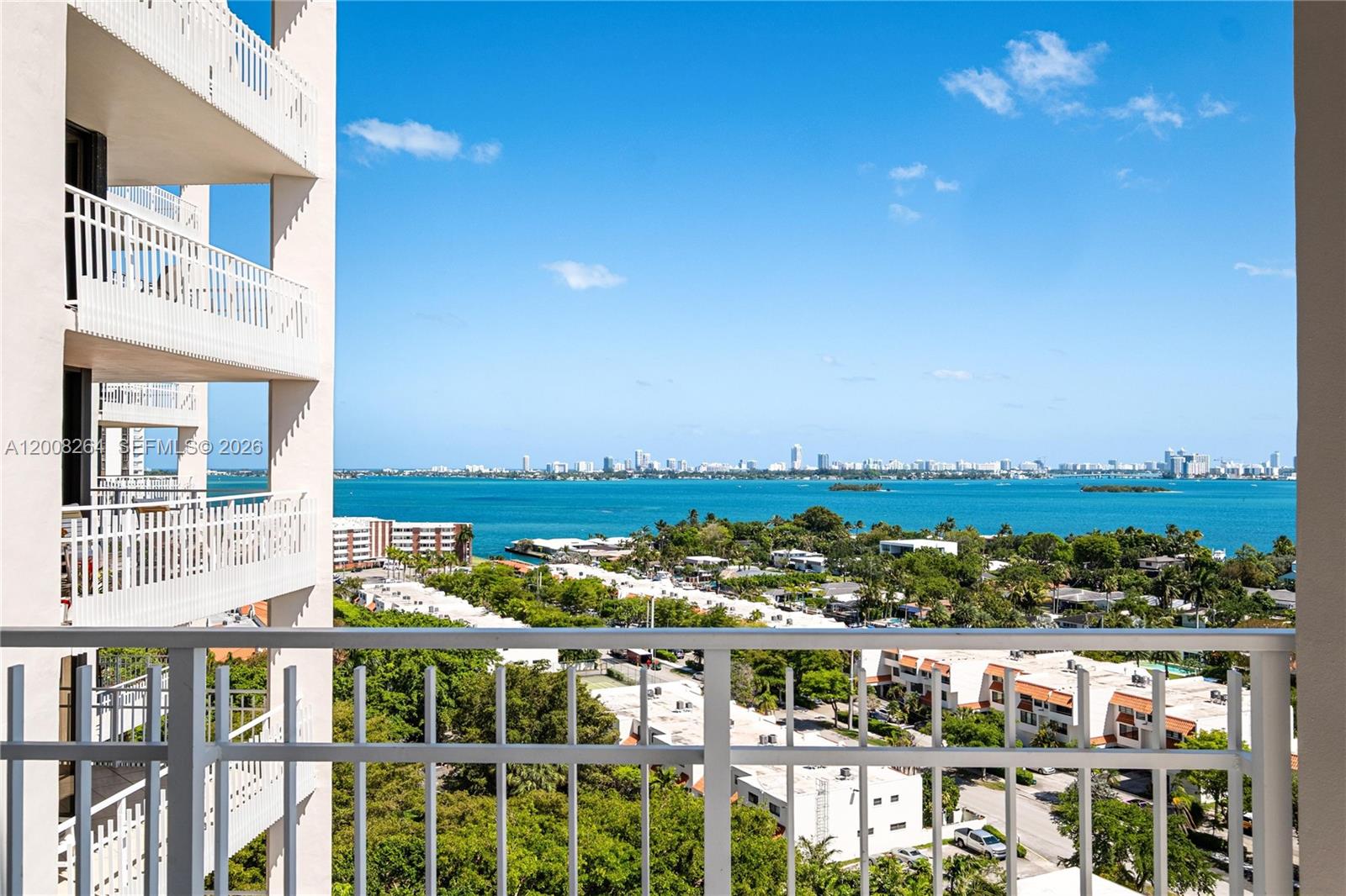 TOWERS OF QUAYSIDE CONDO - Residential