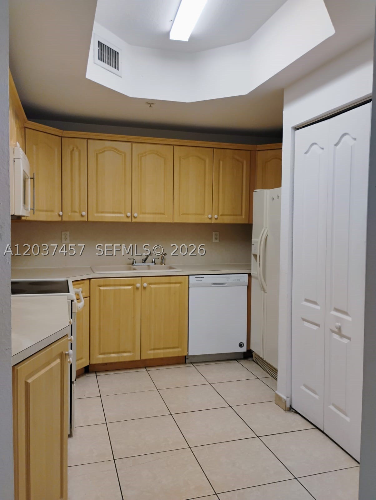 POINCIANA LAKES VILLAS CO - Residential