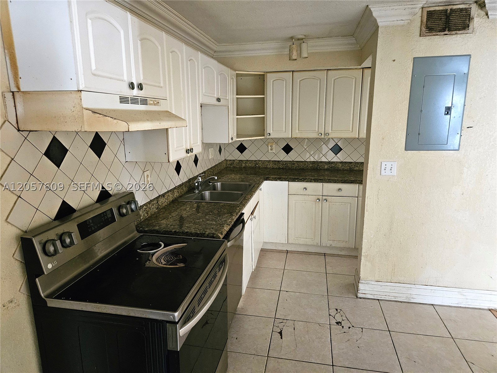 TOWNHOMES OF ORIOLE II - Residential