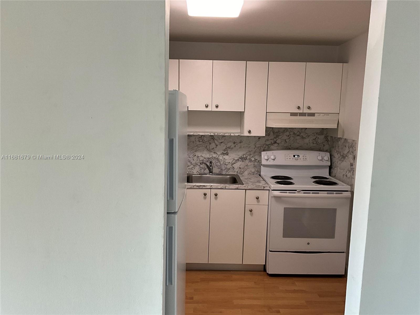 LOS SUENOS CONDO - Residential Lease