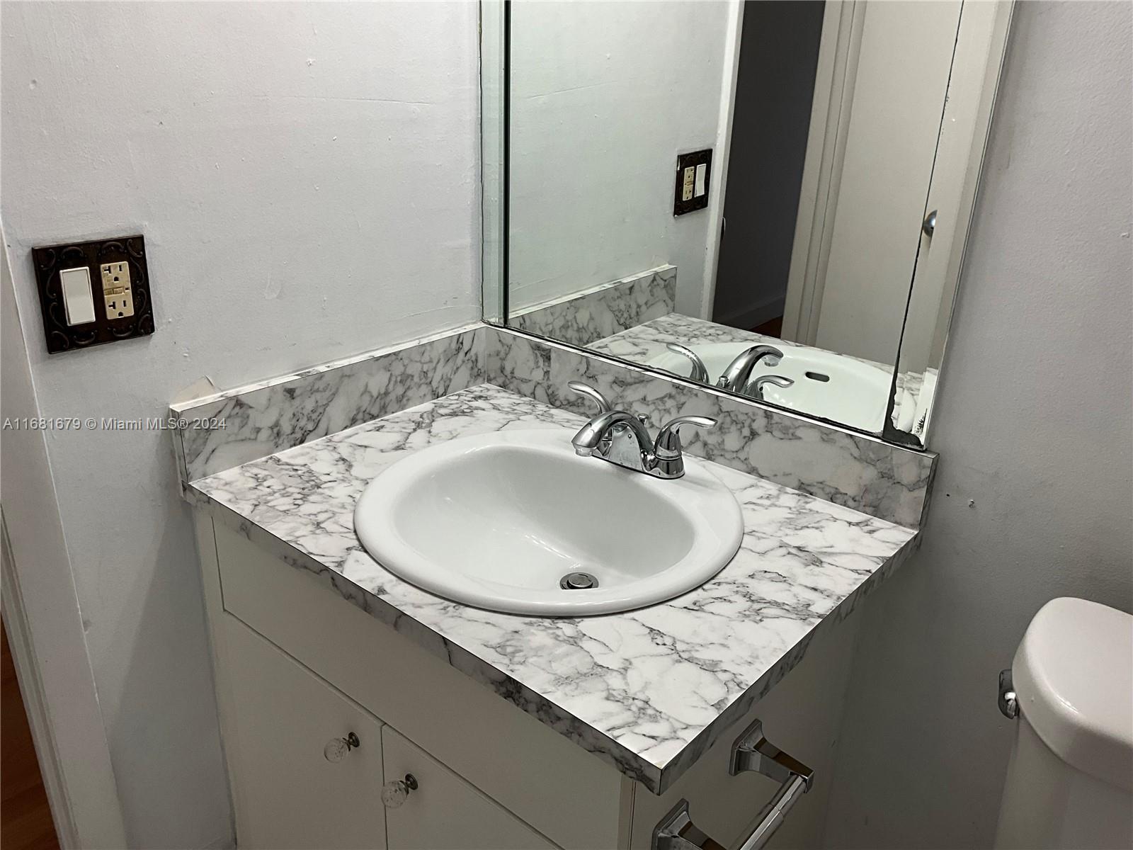 LOS SUENOS CONDO - Residential Lease