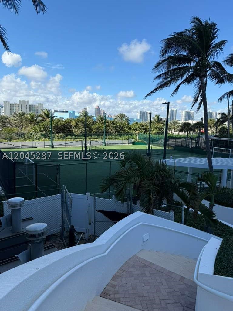 TRUMP INTERNATIONAL SONES - Residential