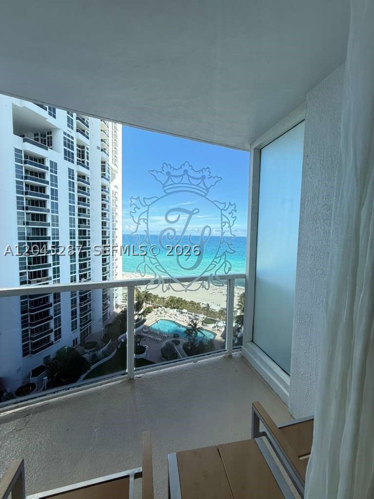 TRUMP INTERNATIONAL SONES - Residential