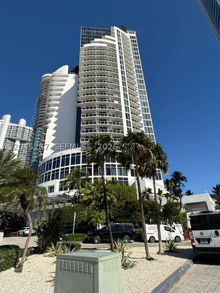 TRUMP INTERNATIONAL SONES - Residential