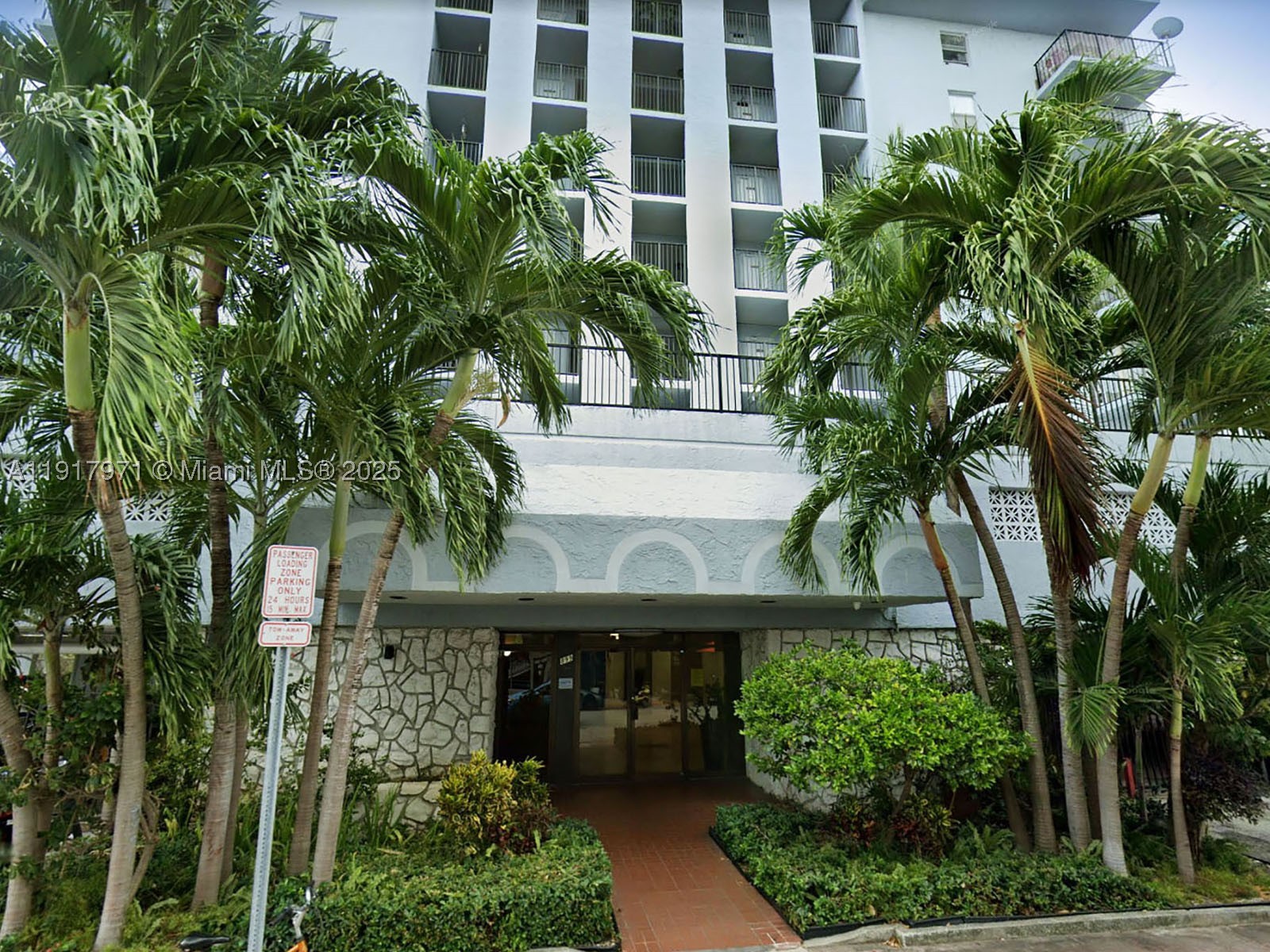 Motivated Seller: Rare 2-bedroom opportunity in Baycourt Towers! This 852 sq ft, 2BD/2BA unit offers excellent value in Miami Beach’s high-demand West Ave corridor. Ideal for rental income or primary use, the residence features a practical layout, natural light, and proximity to everything: Publix, gyms, cafés, Lincoln Road, and the beach. Boutique building with pool, secure entry, and immediate walkability. Great upside potential for investors. HOA $771 and reserves are $128 monthly. Unit doesn't have balcony, but is on pool and terrace floor.