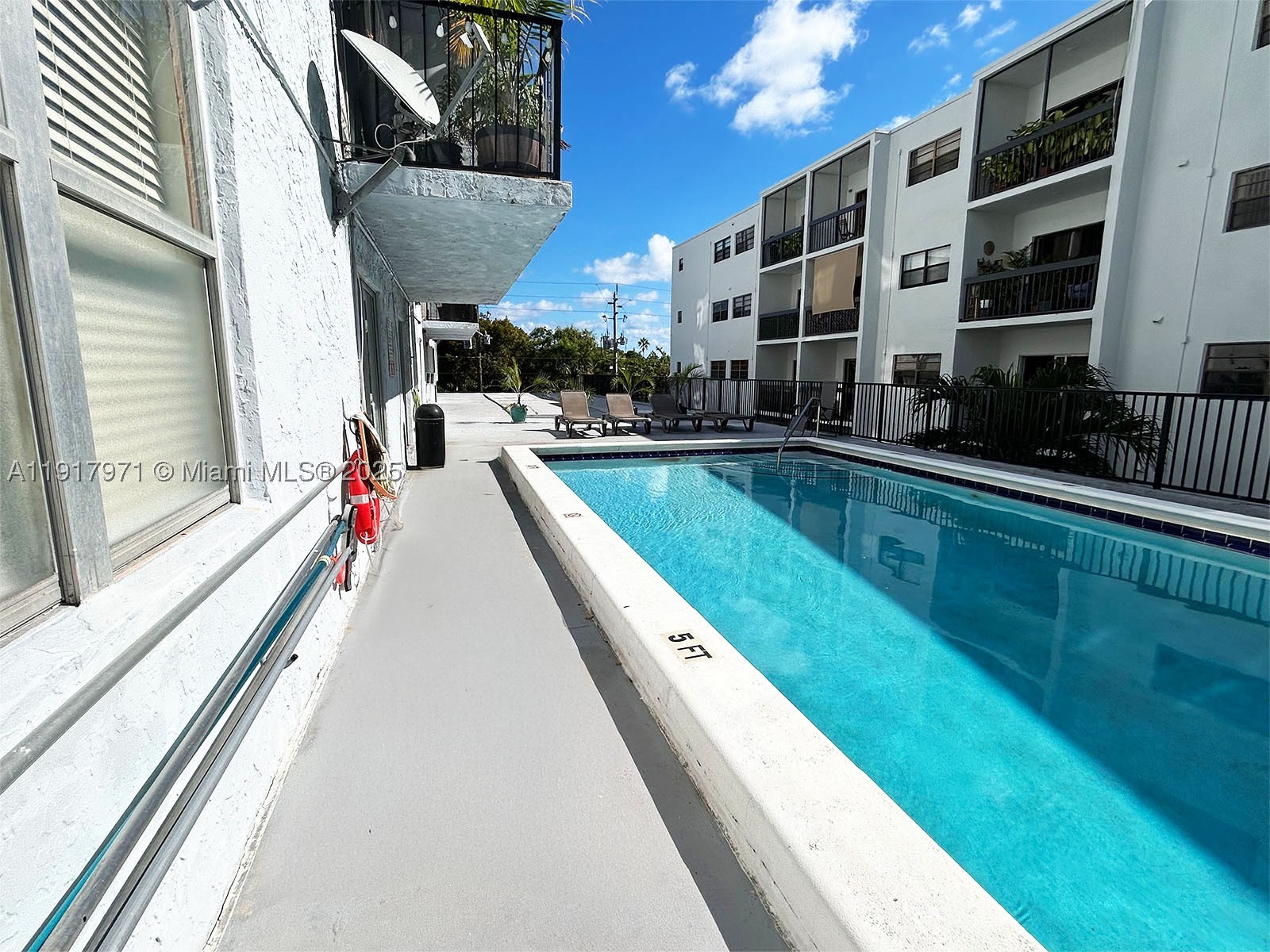 BAYCOURT TOWERS CONDO - Residential