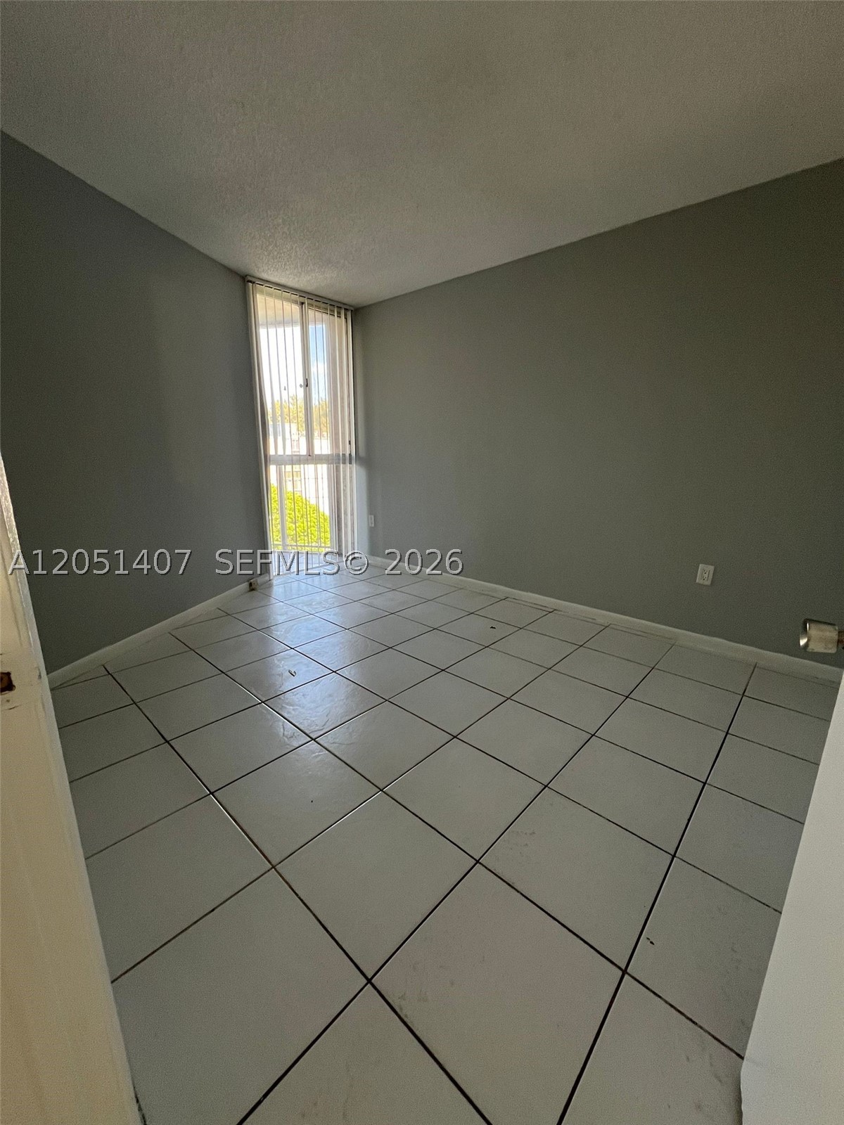 LAS BRISAS@ COUNTRY CLUB - Residential Lease