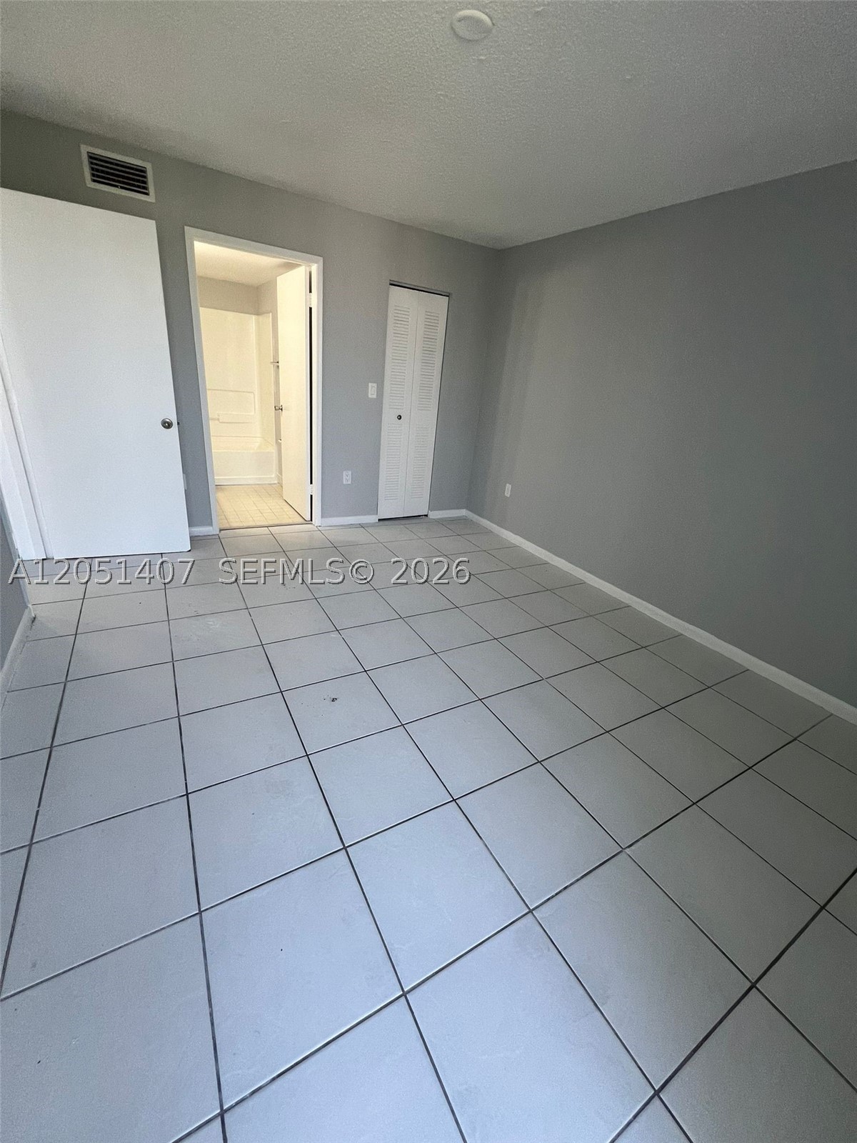 LAS BRISAS@ COUNTRY CLUB - Residential Lease