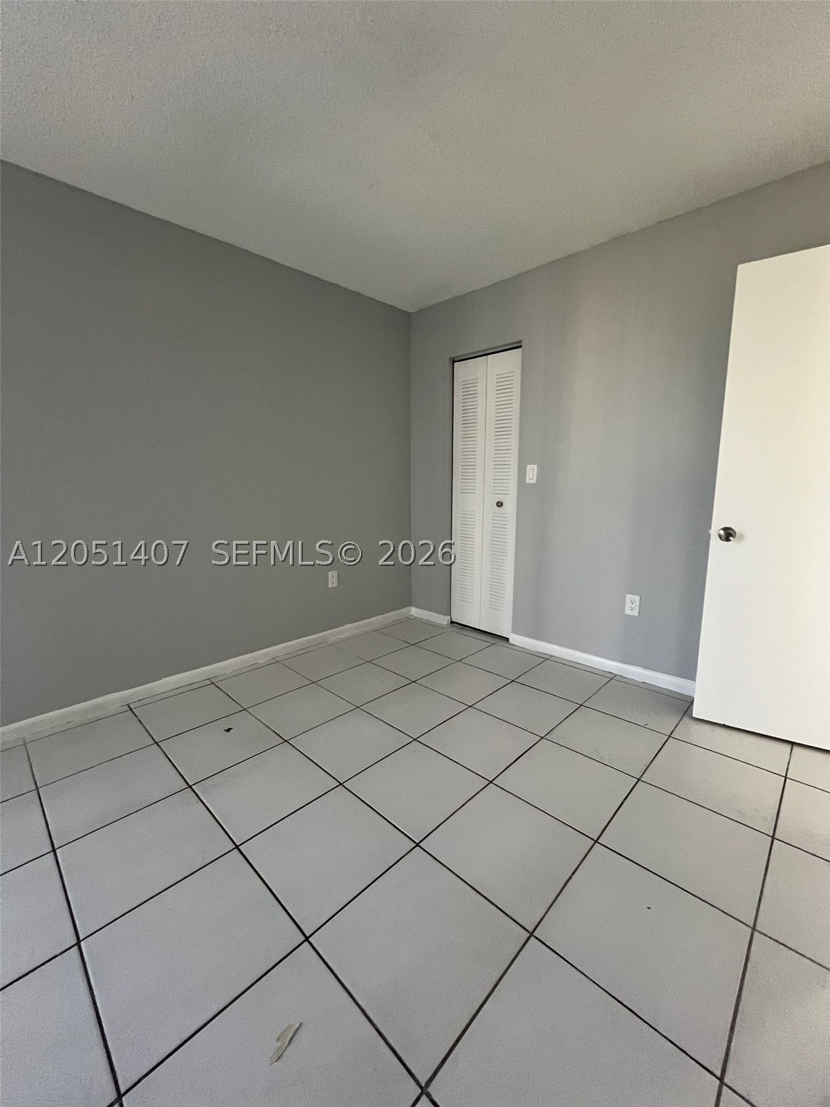 LAS BRISAS@ COUNTRY CLUB - Residential Lease