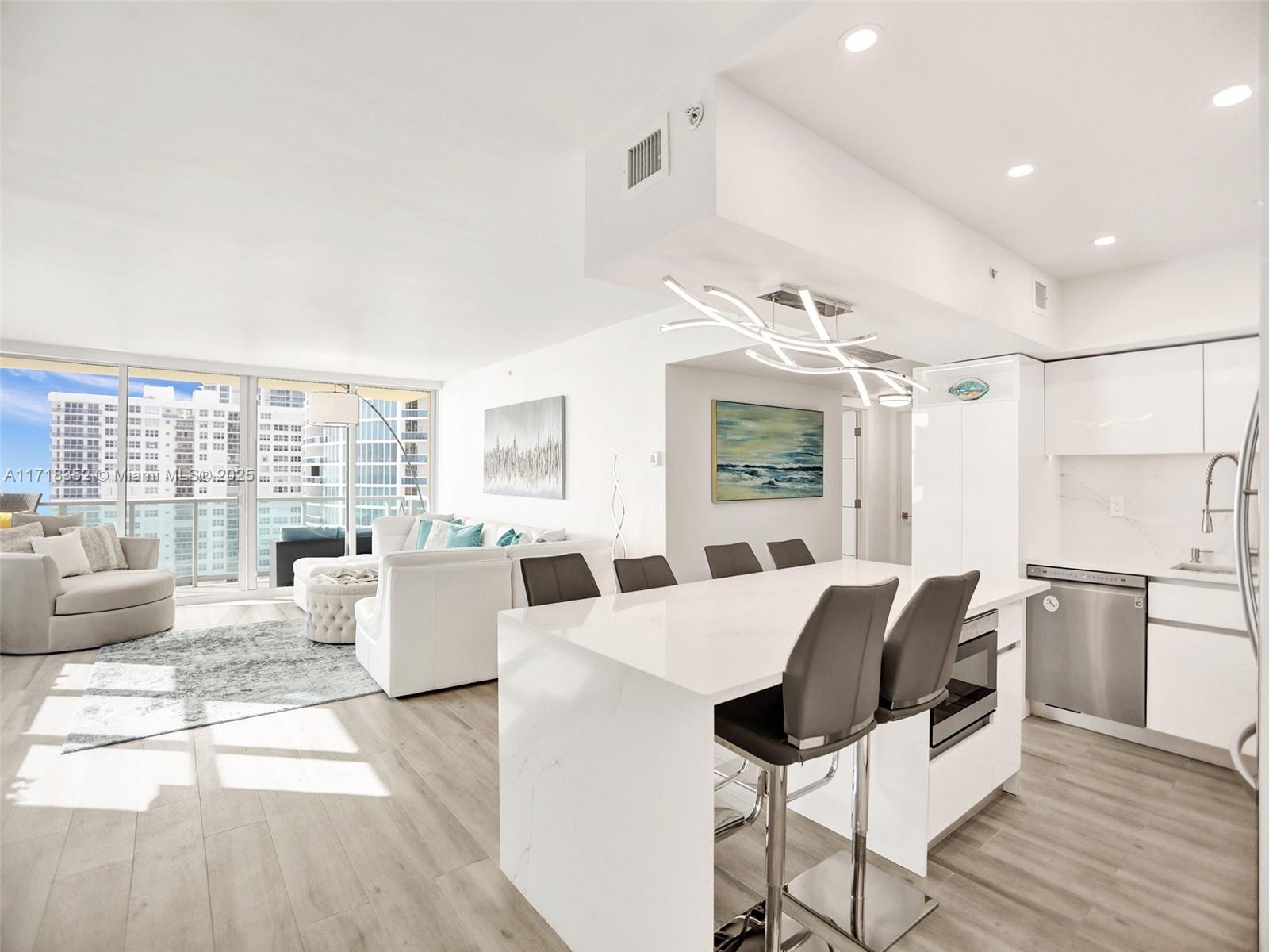 WAVE CONDO - Residential