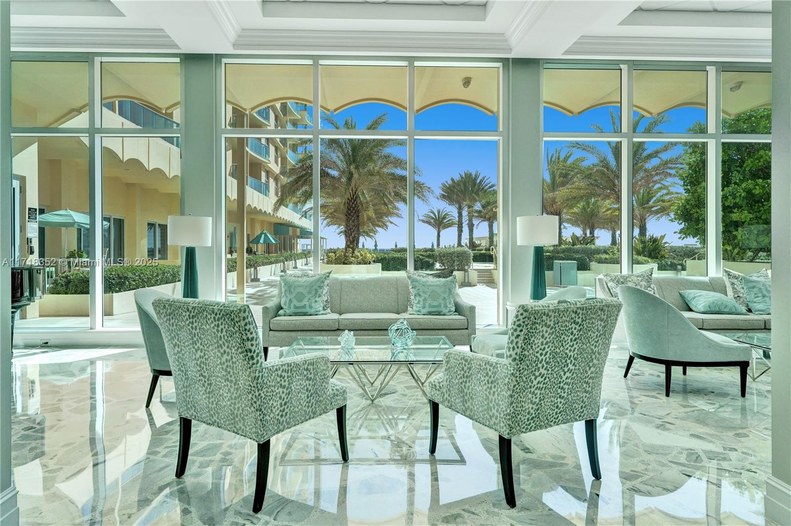 WAVE CONDO - Residential