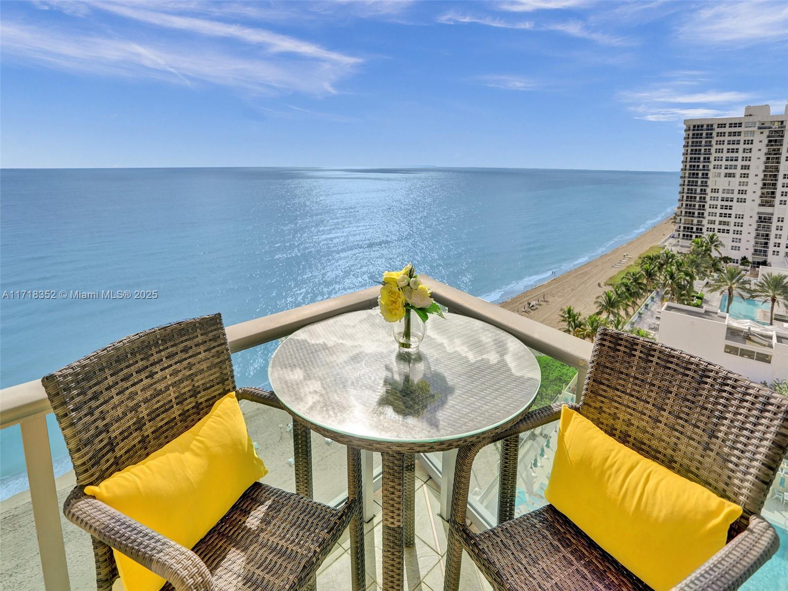 WAVE CONDO - Residential