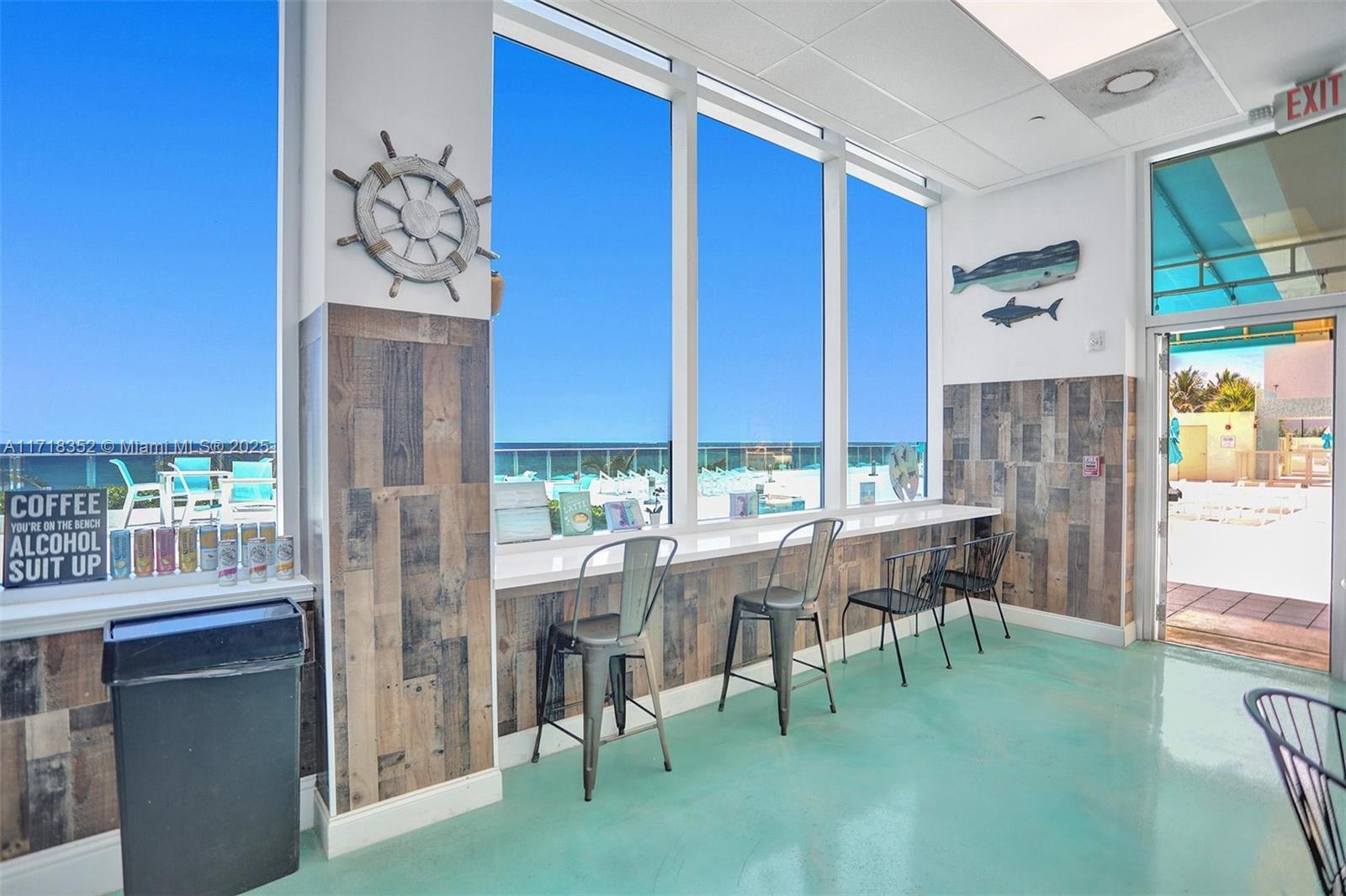 WAVE CONDO - Residential